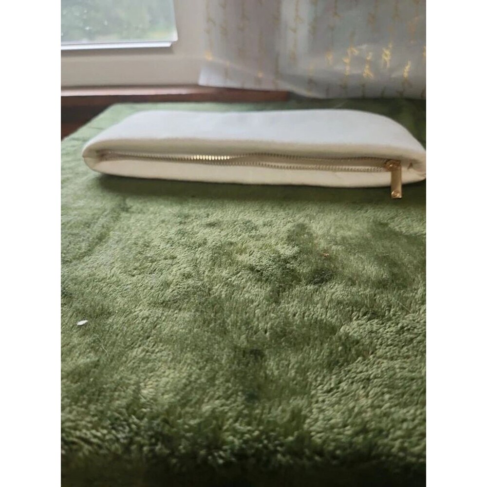 Cosmetic VIP Bag vintage-style CHaNEL Gold floral embroidery, cushy creamywhite - Picture 6 of 15